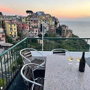 Isola - In The Center With Terrace - Sea View & Ac Corniglia